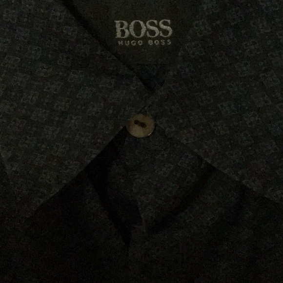Hugo Boss long sleeve shirt size xl - Picture 2 of 2